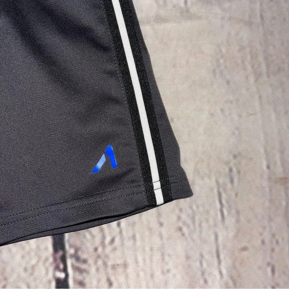 Athletic shorts mens large - Picture 2 of 4